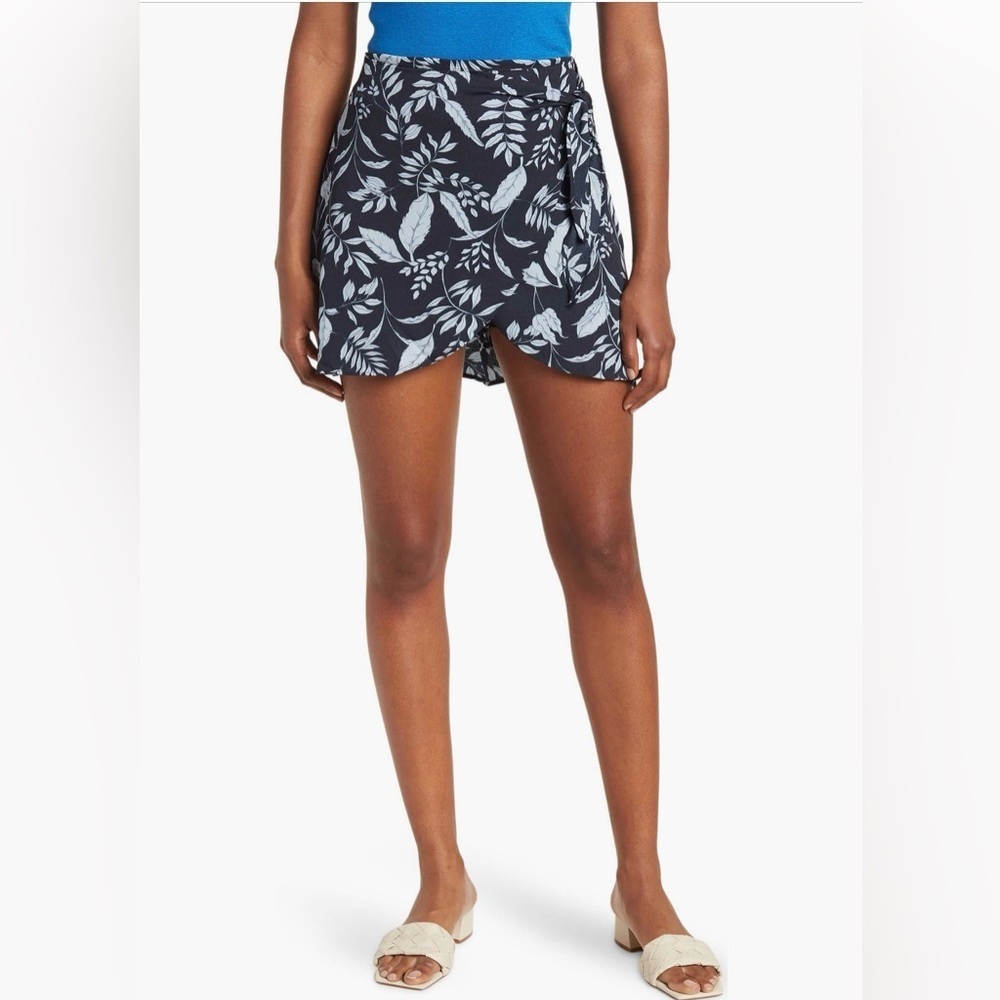 DR2 by Daniel Rainn Floral Print Wrap Side Tie Skirt Skort, Navy, Size L